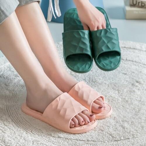 2021 New Home Bathroom Slippers Womens Summer Soft Bottom Non-Slip Indoor Home Couple Bathroom Slippers