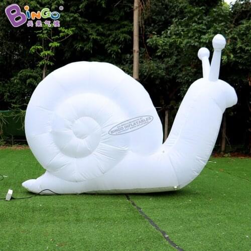Lovely 2.5x1.8 Meters Inflatable Snails For Event / Party Decoration Use White Snails Balloons - BG-Z0334