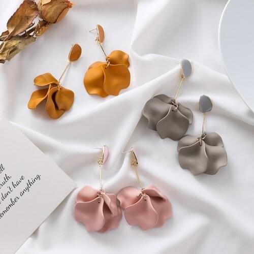 2019 Korea New Design Hot Sale Fashion Jewelry Acrylic Painted Petals Earrings Long Drops Oil Exaggerated Earrings for women