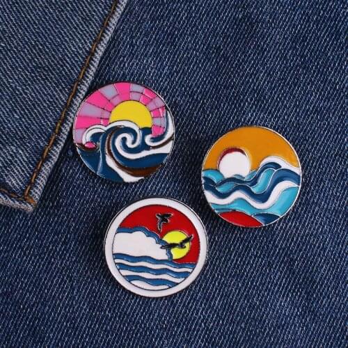 Sunset Surf Round Badges On Clothes Accessories Japan Style Series Enamel Pin For Clothes Backpack Set Meatl Badge Jewelry Gift