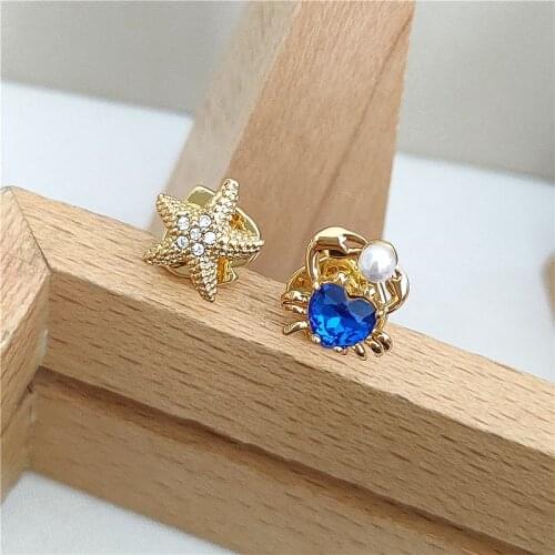 Personality simple small fresh three-dimensional crab starfish shape inlaid water drill asymmetrical earrings gift girl