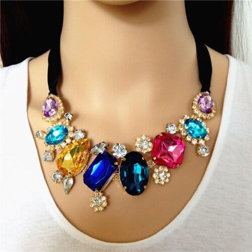 Fashion Design China Supplier Design Big Colorful Crystal Diamante Stone Collar Lady Rhinestone Transfer Bead Necklace