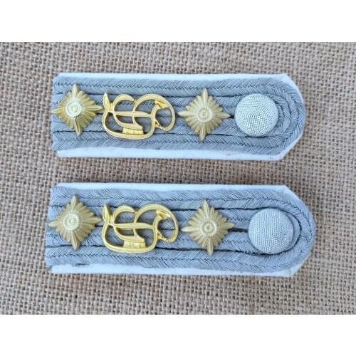 WWII WW2 GERMAN HEER INFANTRY OFFICER GROSSDEUTSCHLAND capitain SHOULDER BOARDS