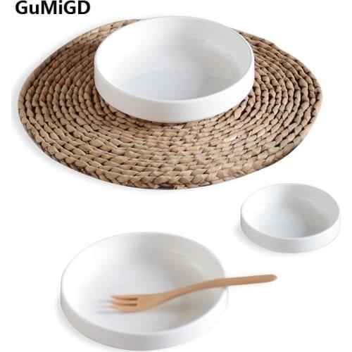 White ceramic circular disc deep dish soup Korean household salad Snack Tray Dish of pasta dish soup