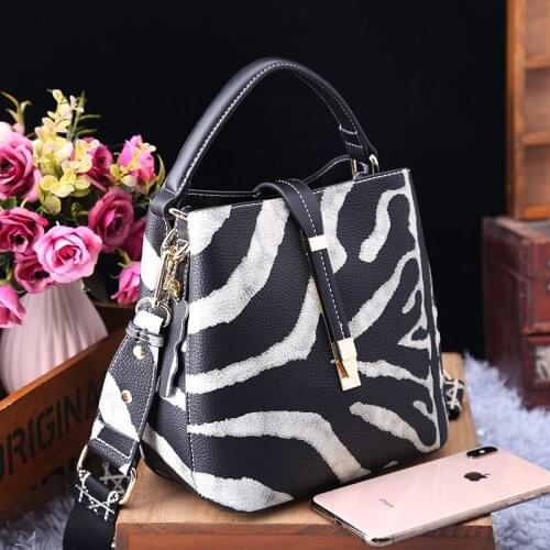 Genuine Leather Bucket Bag Women 2021 New Fashion Leopard Print Handbag Zebra Print Shoulder Messenger Bag Purses Crossbody cc