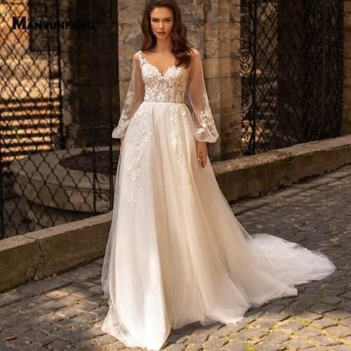 Elegant V-Neck Full Lantern Sleeve Embroidery Appliques Tulle Bridal Ball Gown 2021 Hot Sale Chapel Train Button Wedding Dress