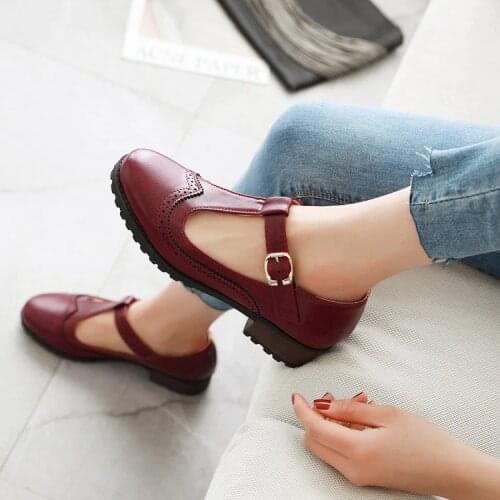 Brock carved single shoes female retro small leather shoes Mary Jane thick heel low heel round head womens shoes