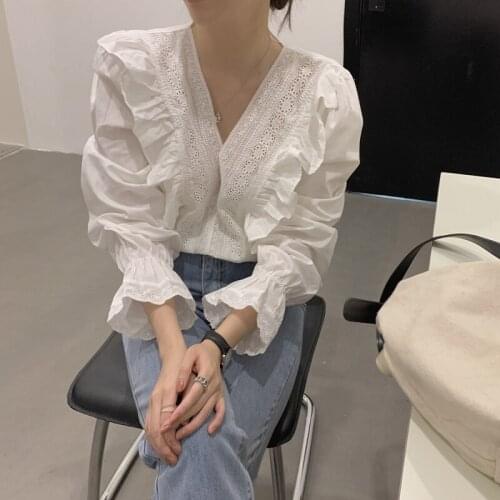 White V-neck Lace Shirt Women Autumn 2021 French Vintage Ruffles Long Sleeve Crop Top Korean Streetwear
