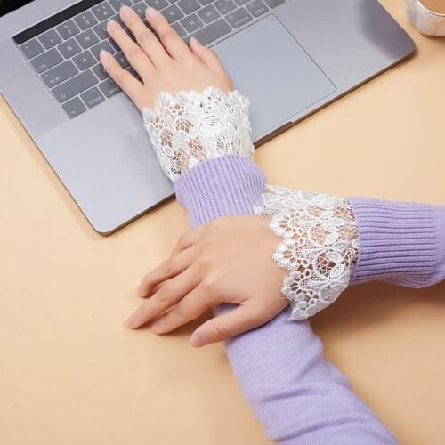 Linbaiway 1 Pair Girl Lace Fake Sleeves for Women Shirt Floral Embroidery Pleated Wrist Warmers Fake Cuff Ladies False Cuffs