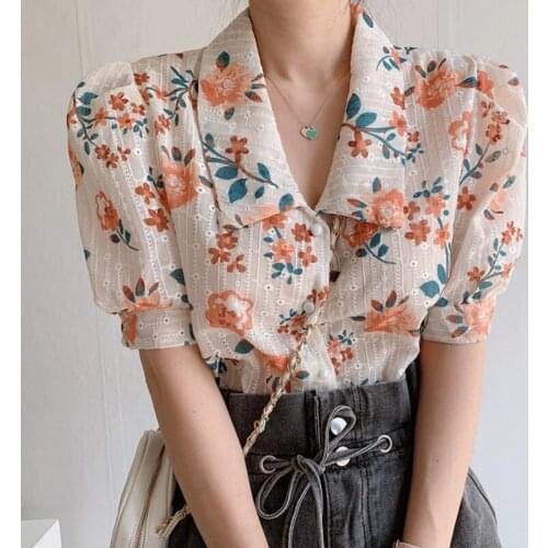 Puff Sleeve Womens Blouses Floral Print Female Blouses Vintage Embroidered Lace Ladies Shirts Hook Cotton Tops Womens Blouse