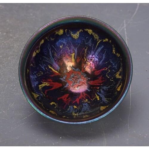 In Song Dynasty, the colorful kilns in Wanli changed into mountain water patterns and built a tea bowl