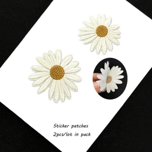 2pc/lot Fashion daisy flower embroidery Patches for clothing DIY colorful iron on cute parches applique sticker for clothes