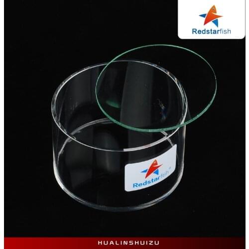 Fish tank observation mirror surface of the water surface of the magnifying glass to observe the surface of the mirror photograp