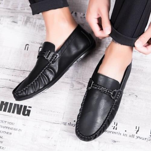 2019 spring and autumn fashion new mens shoes natural leather mens shoes without laces brown metal accessories slippers