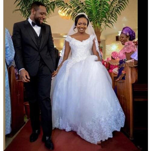 African White Ball Gown Wedding Dresses New 2021 Appliques Lace V Neck Chapel Castle Long Formal Bridal Dress Sweep Train Mariag