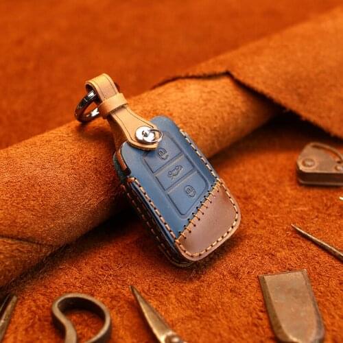 Car key cover is suitable for Volkswagen Passat Golf Magotan Crazy Horse leather key cover leather car keychain