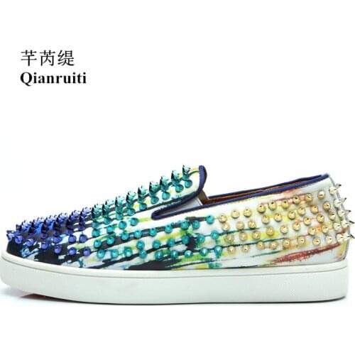 Qianruiti Colorful Men Vulcanized Shoes Spike Sneakers 2019 Hot Sale Slip-on Flat Low Top Rivet Decorated Shoes For Men Runway