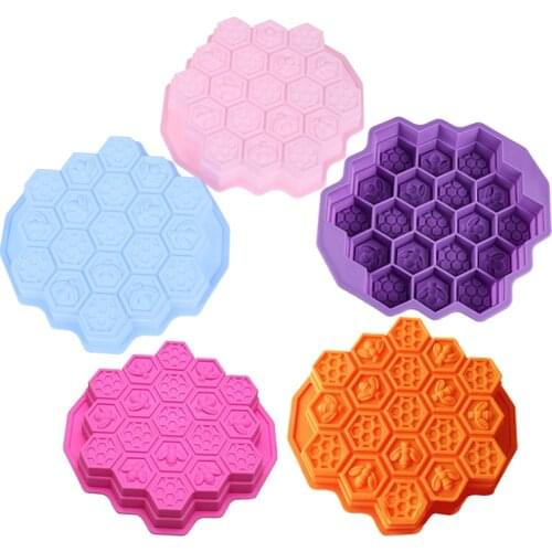 Hot sale 19 Cavity Silicone Bee Honeycomb Cake Chocolate Cookie Soap Candle Mold Mould 24.5*23*4cm random color
