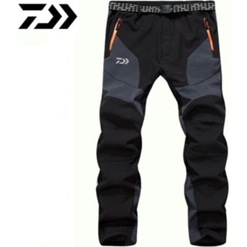 Daiwa 2018 Autumn Winter Daiwa Fishing Pants Warm Fleece Waterproof Soft Shell Pants Patchwork Outdoor Cold Proof Clothes