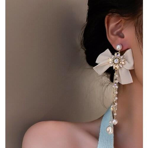 Asymmetrical Pearls Crystal Dangle Earrings for Women Girls Elegant Temperament Sweet Bowknot Earrings Party Jewelry