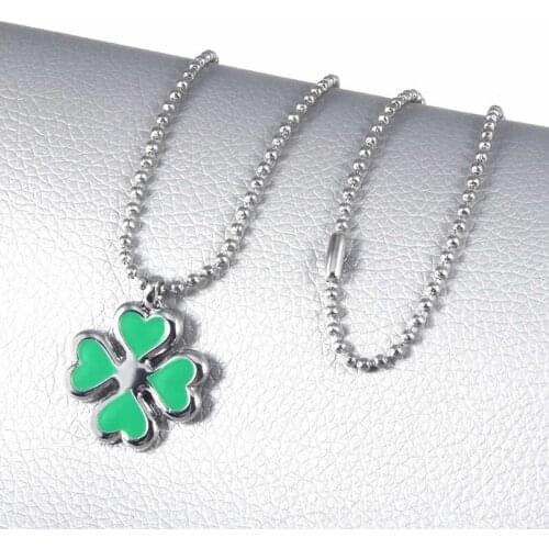 Tokyo Revengers Anime Necklace Four Leaf Clover Shape Tachibana Hinata Neck Jewelry Necklace for Women Girl Gift Cosplay Prop