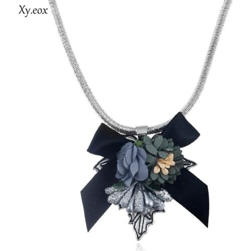 1pcs Retro Exaggerated Pendant Flower Necklace Female Models Sweater Chain