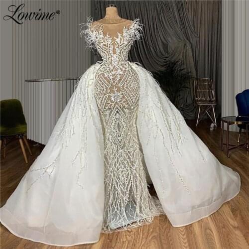 Illusion Lace Wedding Dresses With Detachable Train Beaded Feather Wedding Gown 2021 Muslim Middle East Backless Bridal Gowns