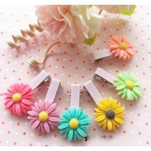 Sale Top Fashion Plastic Perros Pet Hairpin Dog Cute Daisy Barrette Beautiful Folwer Hair Accessories 50pcs/lot Mixed