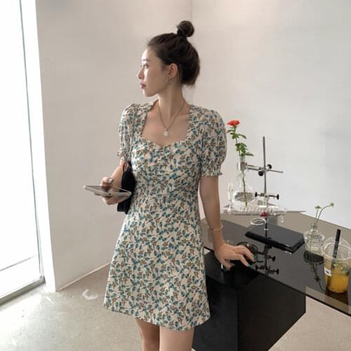 Small floral dress summer 2021 new waist slimming French style square neck split long skirt female