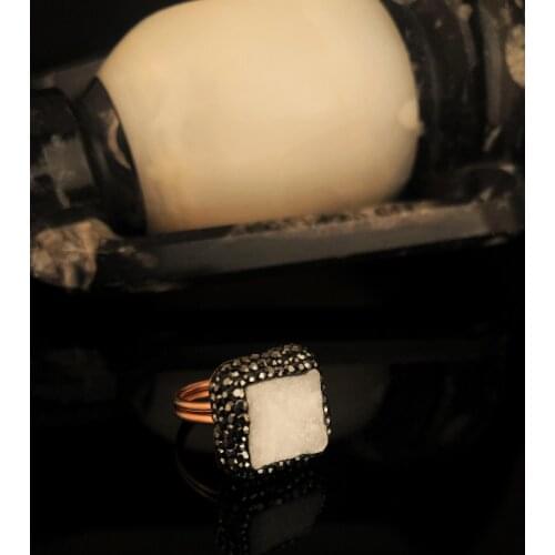 Dr Stone Natural Stone Women 'S Quartz Stone Rose Gold Plated Ring KRB414