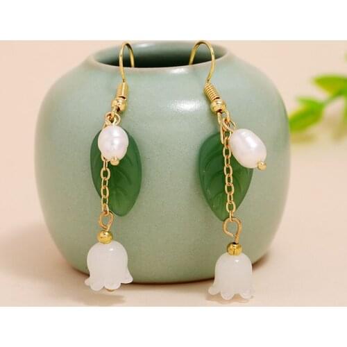 Vintage Women Earrings Pearls Colored Glazed Green Leaves Dangle Earrings for Women Summer Gift
