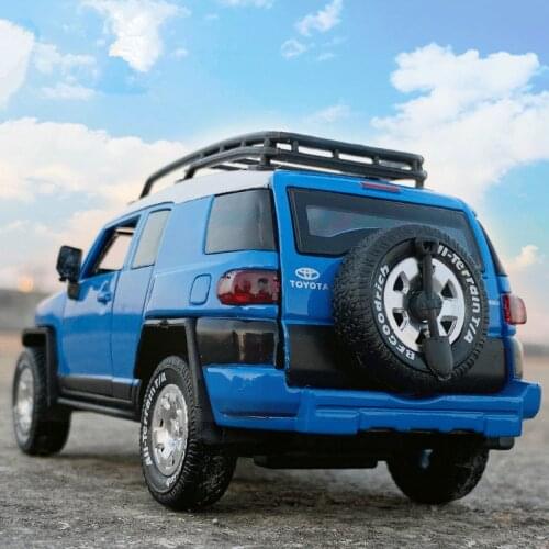 1:32 TOYOTA FJ Cruiser Alloy Car Model Diecasts & Toy Off-road Vehicles Sound and light High Simulation Metal Car Toy For Kids