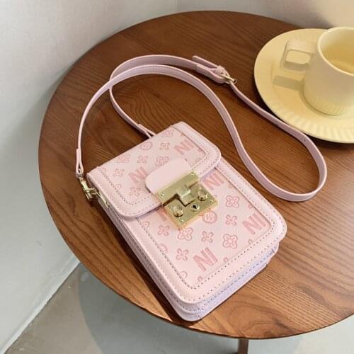 Letter Pattern Flower Embossing Single Shoulder Bag Mini Phone Bag Ladies High Quality PU purses Bolso Niche Design Tote Bag