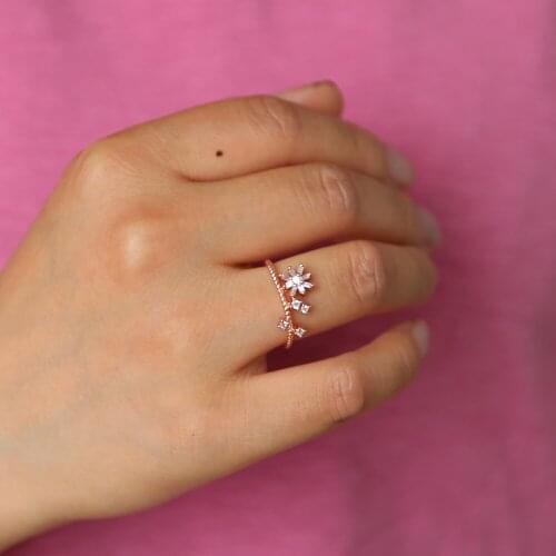 New Fashion Jewelry Simple Tiny flower cz love Rings for Women Lover Anillos Party Gifts Knuckle Twist Wedding Ring