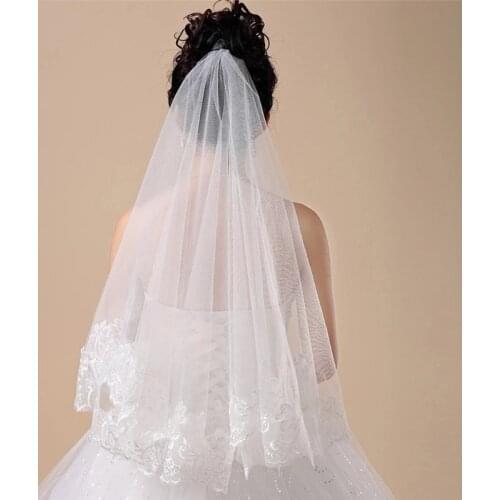 Fashionable Bridal Short Wedding Veil White One Layer Lace Appliques Edge Bridal Veils in Stock