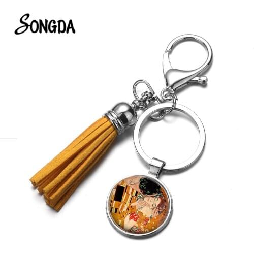 Gustav Klimt The Kiss Glass Keychain Classic Kiss Art Vintage Photo Seven Color Tassel Keyring Women Elegant Bag Llaveros