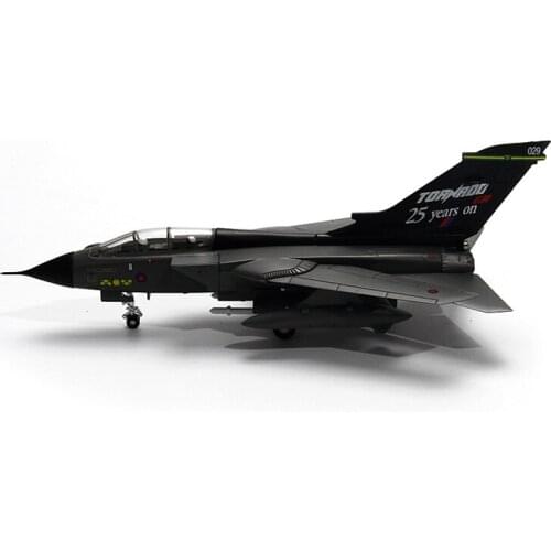 UK02 Strike Fighter Simulation Model 15cm Length 1:100 Scale for Ornaments Collection or Airshow