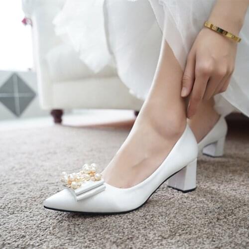 2020 New Arrival Thick Heel Pumps Woman Pointed Toe Fashion Bridal Wedding Shoes 5.5cm Block Heel Shallow Super Big Size shoe