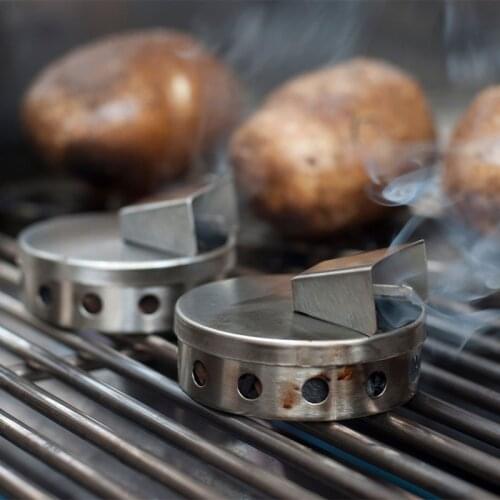 Enameled Smoke Pucks Reusable Pucks Smoking Box Fill with Wood Chips and Smoke Black Grill BBQ Accessories Kitchen Tools 2pcs