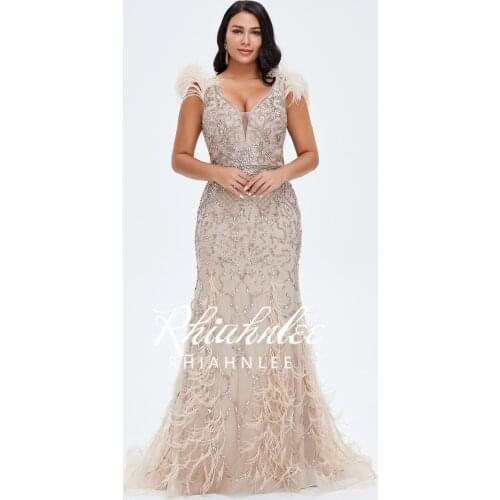 Luxury Feather Evening Dresses Champagne V Neck Evening Gowns Sexy Back Long Mermaid Formal Dress