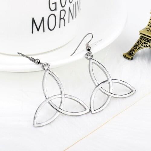 TV Series Movie Jewelry Outlander Triangle Knot Pendant Earrings for Women Drop Earring DIY Accessories