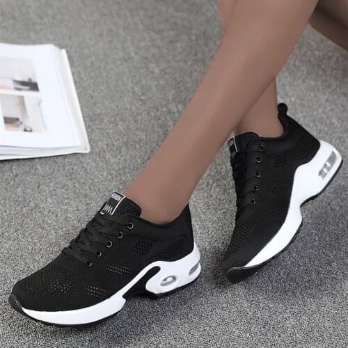 Running Women Vulcanized Shoes Mesh Breathable Casual Shoes Outdoor Light Weight Sports Shoes Walking Platform Ladies Sneakers