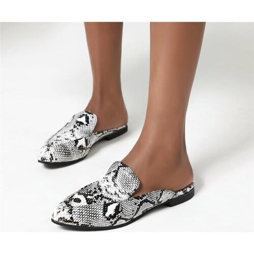 YQBTDL Snake Print Snakeskin Design Closed Toe Slides Women Shoes Flat Heel Mules Summer 2020 Daily Easy Wear Flats Slippers