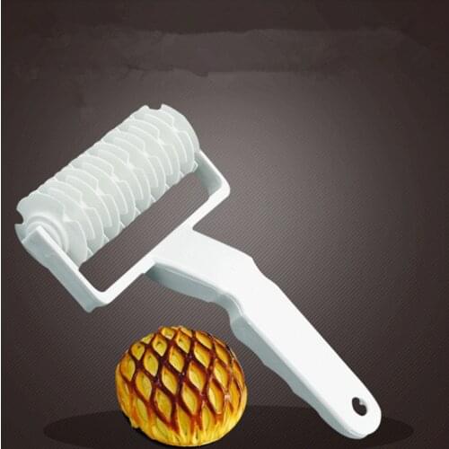 Baking Plastic Rolling Broaches Pie Pizza Knife Pastry Embossing Dough Rolling Process Home Kitchen Baking Tools