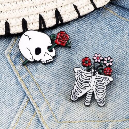 2pcs/set Skeleton Rib cage Flower Enamel Pins Skull Rose Button Badge Lapel Pins Punk Dark Jewelry Gothic Brooches For Women Men