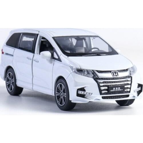 1: 32 simulation Odyssey childrens toy alloy nanny car with sound and light door opening model birthday gift white car