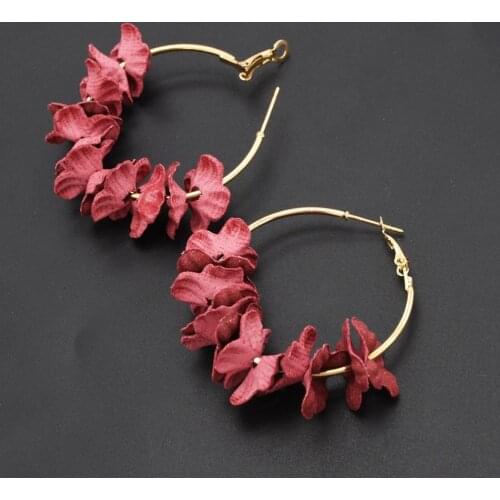 Korean 4 Colors Cute Plastic Flower Hoop Earrings Gold Circles Hoop Earrings for Women Statement Earrings Party Ear Jewelry Gift