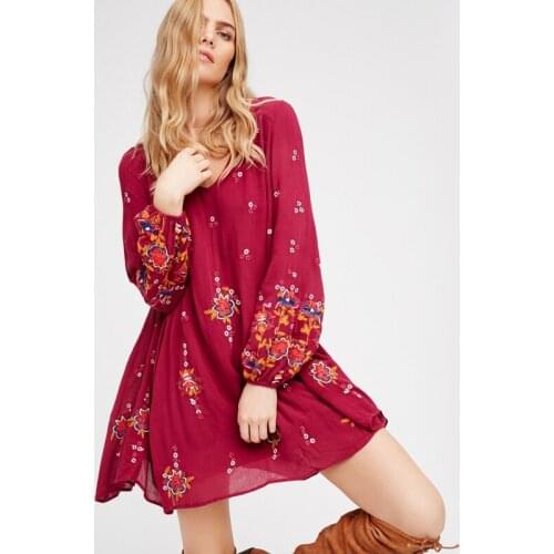 Summer new travel Bohemian beach prevents bask in beautiful embroidery flower to show back long sleeve short paragraph dress