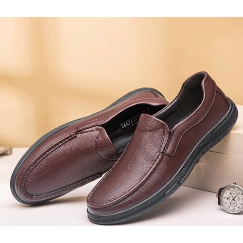 Fashion Men Casual Shoes Brand Lightweight Driving Loafers Comfortable Mens Moccasins Shoes Genuine Leather Male Luxury Flats