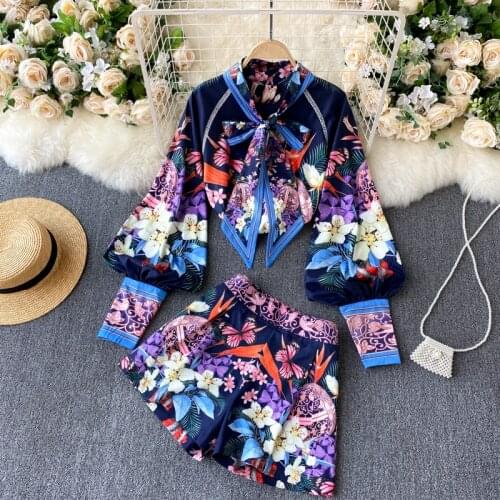 Ladies temperament suit 2020 new ladies shirt all-match high-waist wide-leg shorts fashionable printing two-piece suit